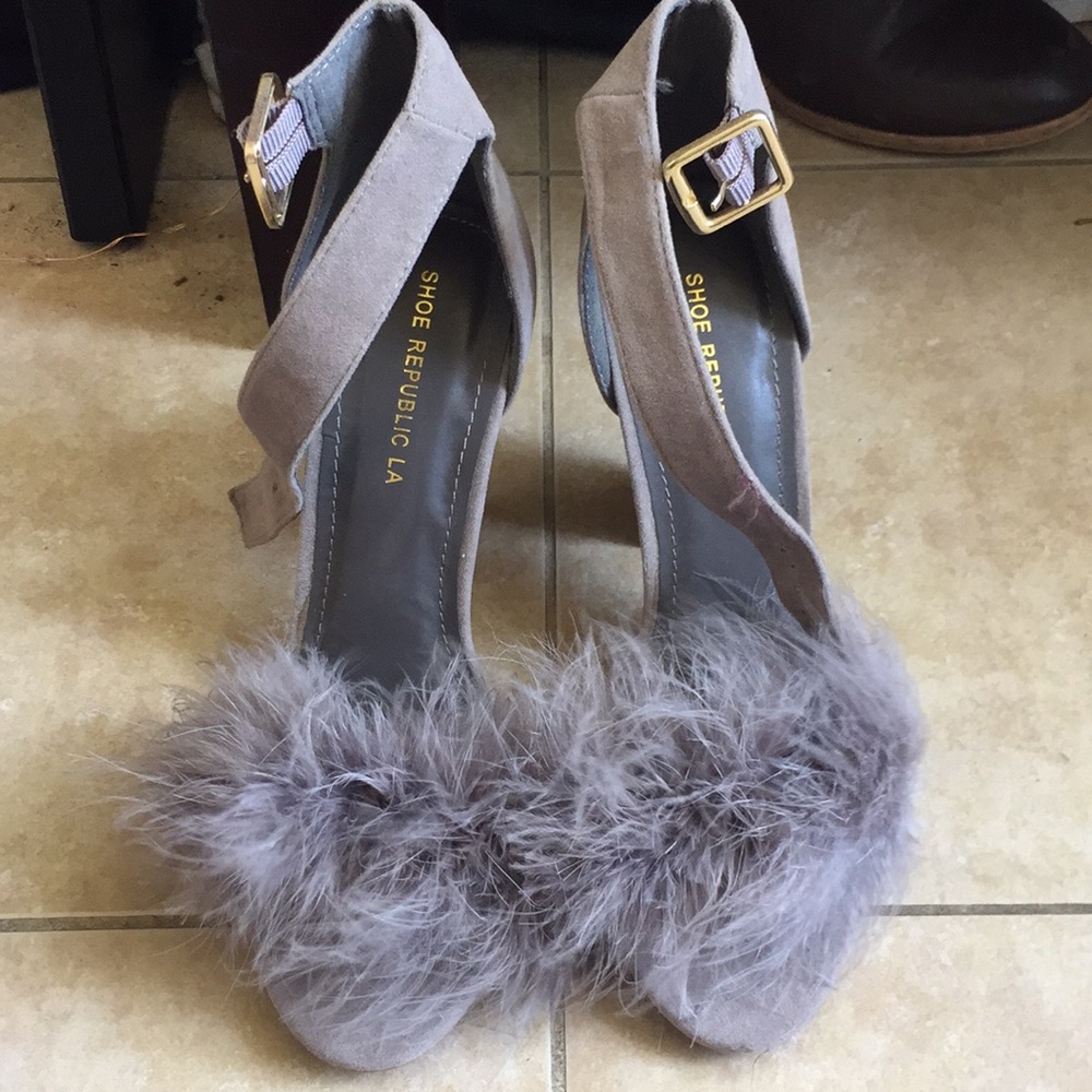 Gray puff heels